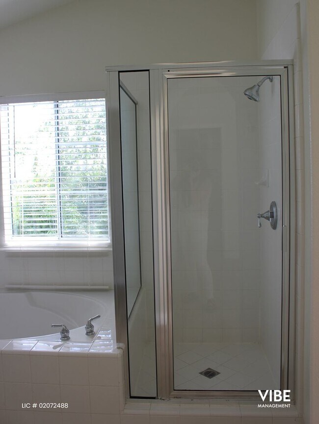 Building Photo - Beautifully updated Verdigris 3 bedroom Single Family Home with Sunset Views!