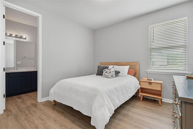 Building Photo - 26 Winged Elm Ct