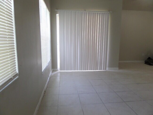 Building Photo - 10294 Fox Trail Rd S