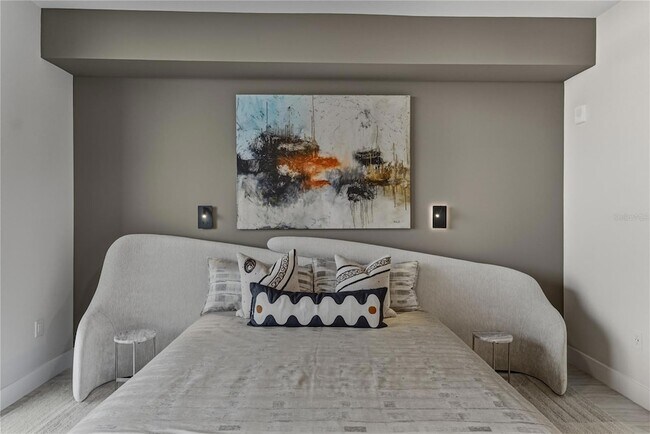 Building Photo - 275 1st Ave S