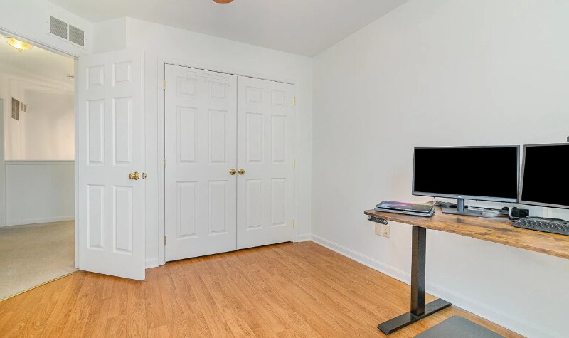 Building Photo - 209 Wooley Hollow Court
