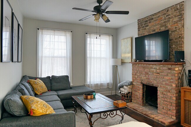 Building Photo - 2614 N Richmond St