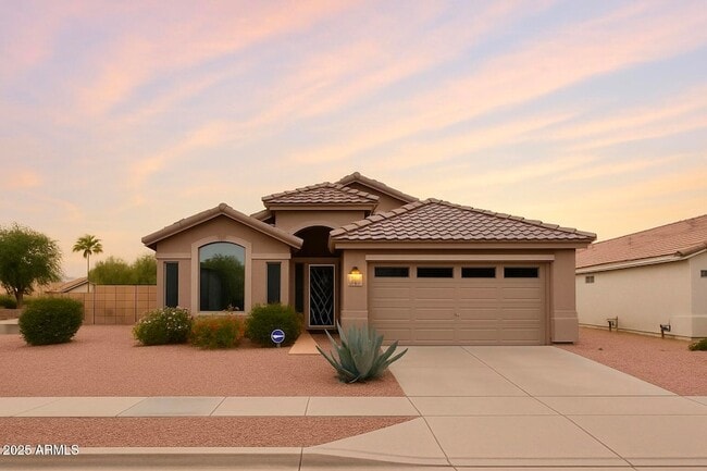 Primary Photo - 3022 E Captain Dreyfus Ave