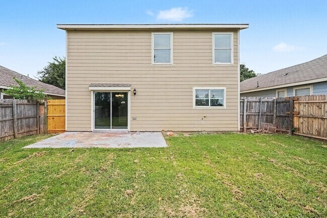 Building Photo - 1733 Vineridge Ln