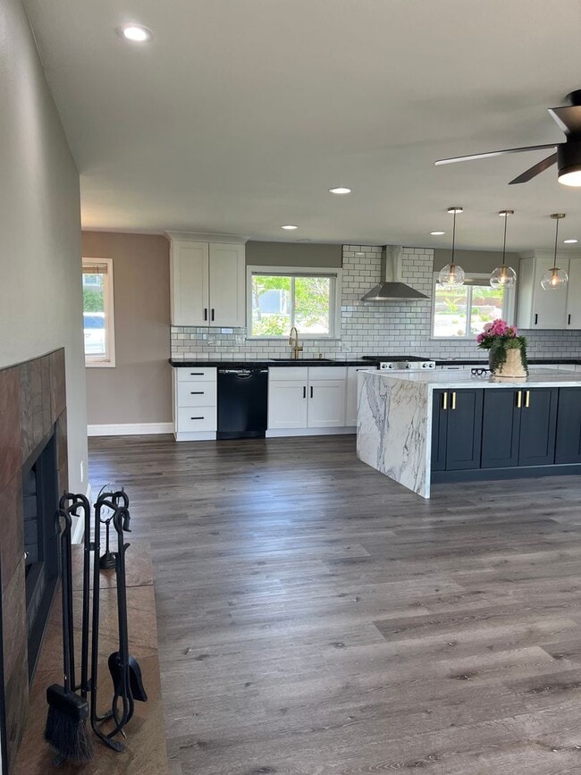 Building Photo - Coming Soon - Spacious Fully Remodeled and Upgraded Hidden Valley Home