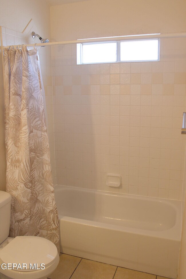 Building Photo - 815 Saguaro Park Ct