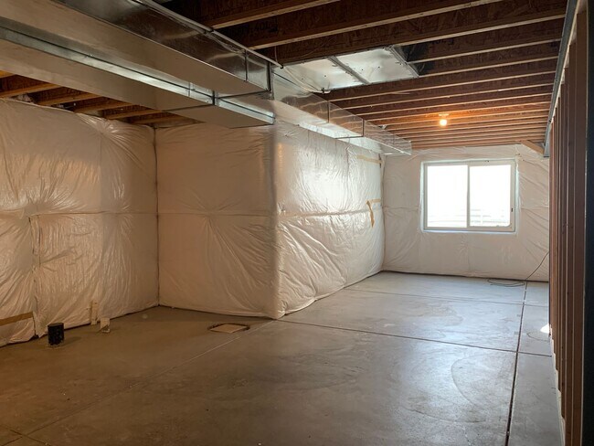 Building Photo - Beautiful 3 Bedroom 2 Bath Ranch-Style Home in West Loveland!