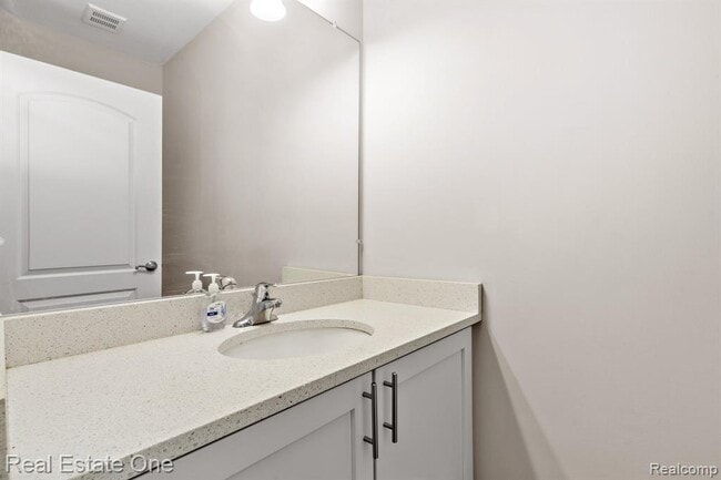 Building Photo - 5570 Arbor Chase Dr