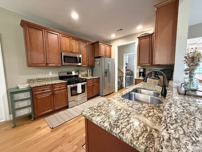 Building Photo - 476 Clearwater Harbor