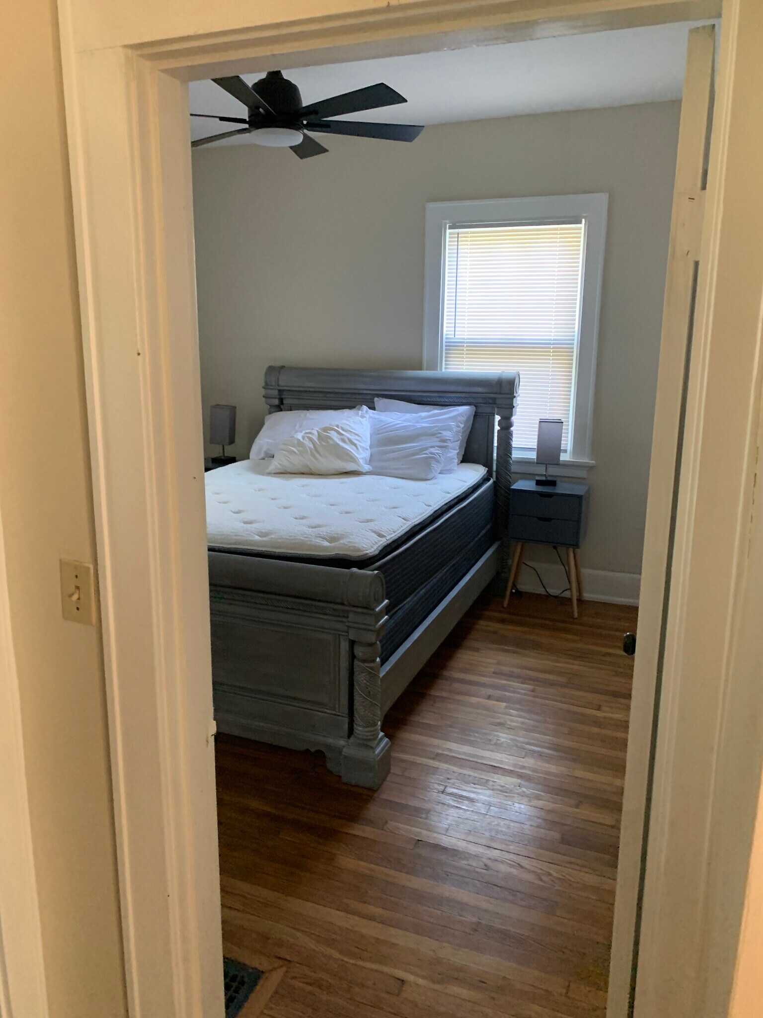 Bedroom - 2848 Melrose Ave