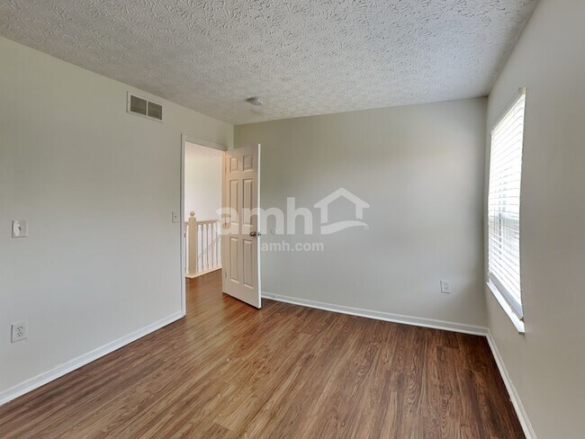 Building Photo - 857 Cedar Run Dr