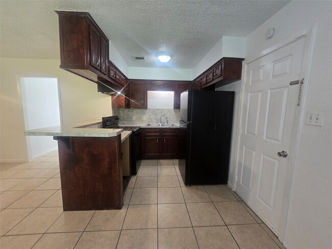 Building Photo - 7518 Hummingbird Ln