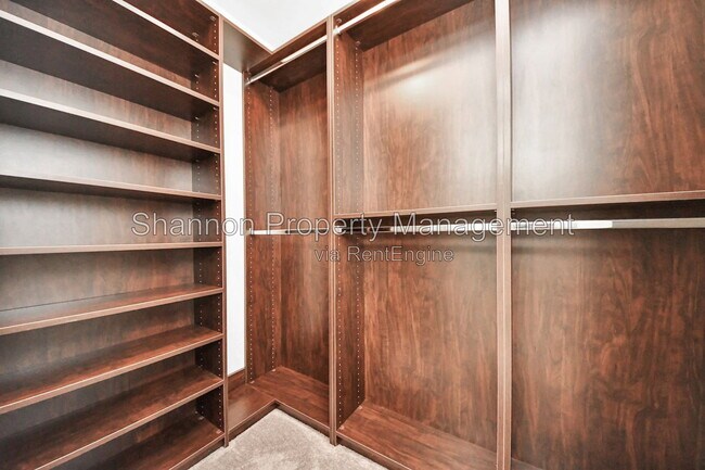 Building Photo - 15818 Sweetwater Creek Dr