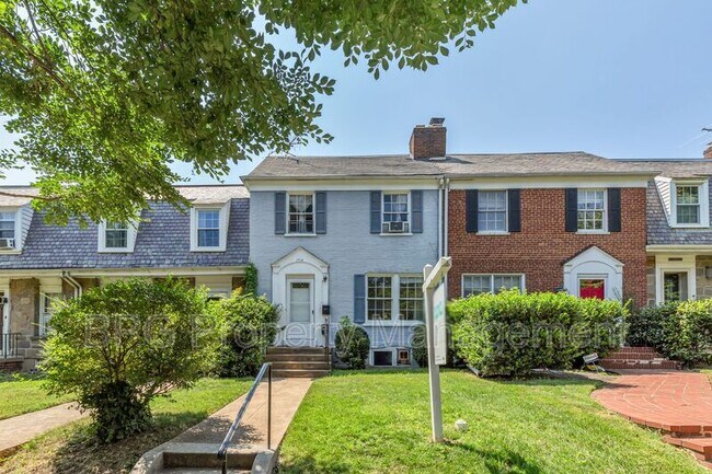 Building Photo - 1710 37th St NW