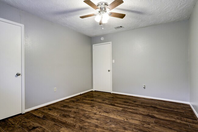 Building Photo - 12346 Huntington Venture Dr