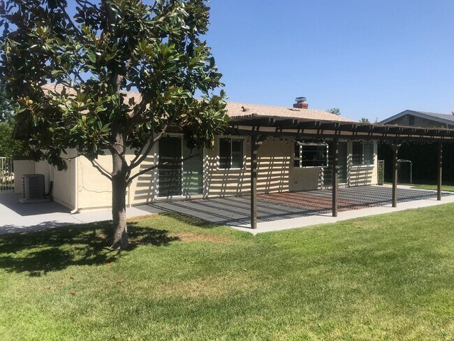 Building Photo - 6954 Viking Ct