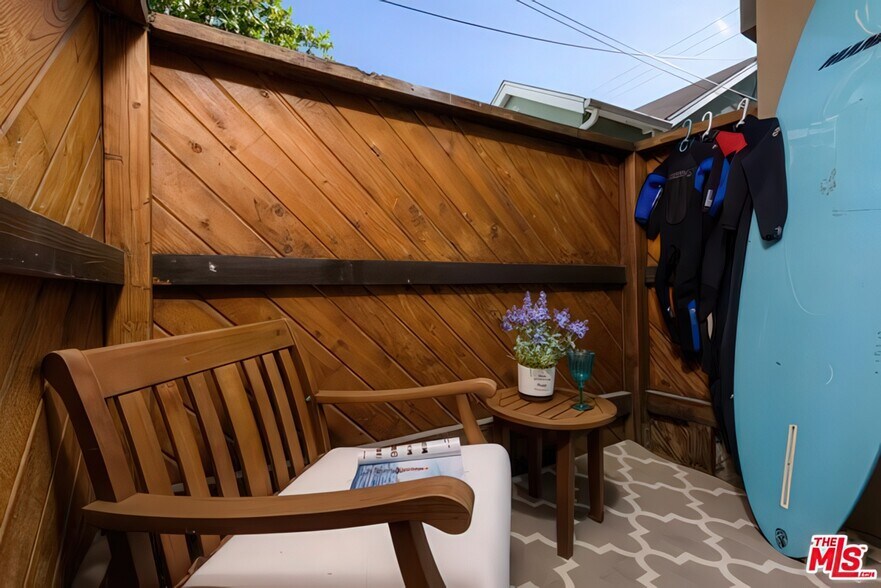 Building Photo - 922 16th St