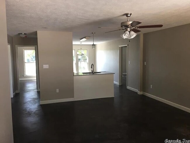 Building Photo - 11 7th St