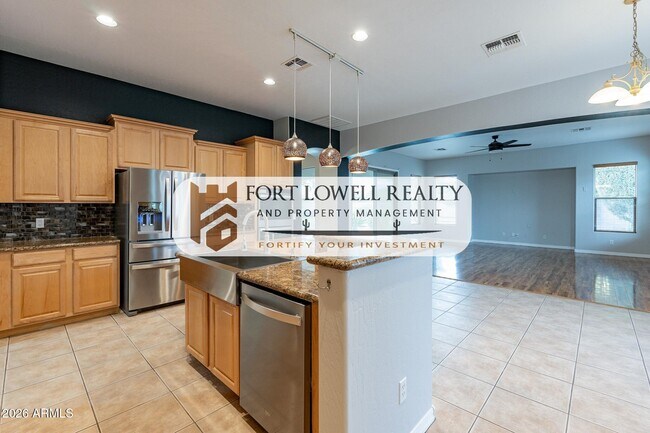 Building Photo - 13354 W San Miguel Ave