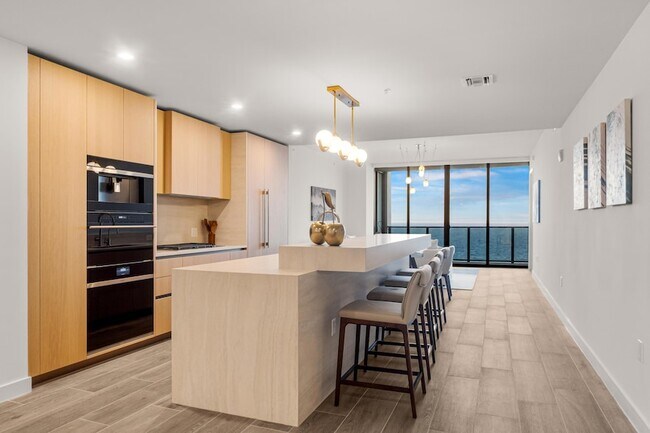 Building Photo - 900 N Ocean Blvd