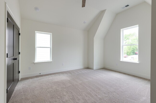 Building Photo - 3800 Syfert Ln