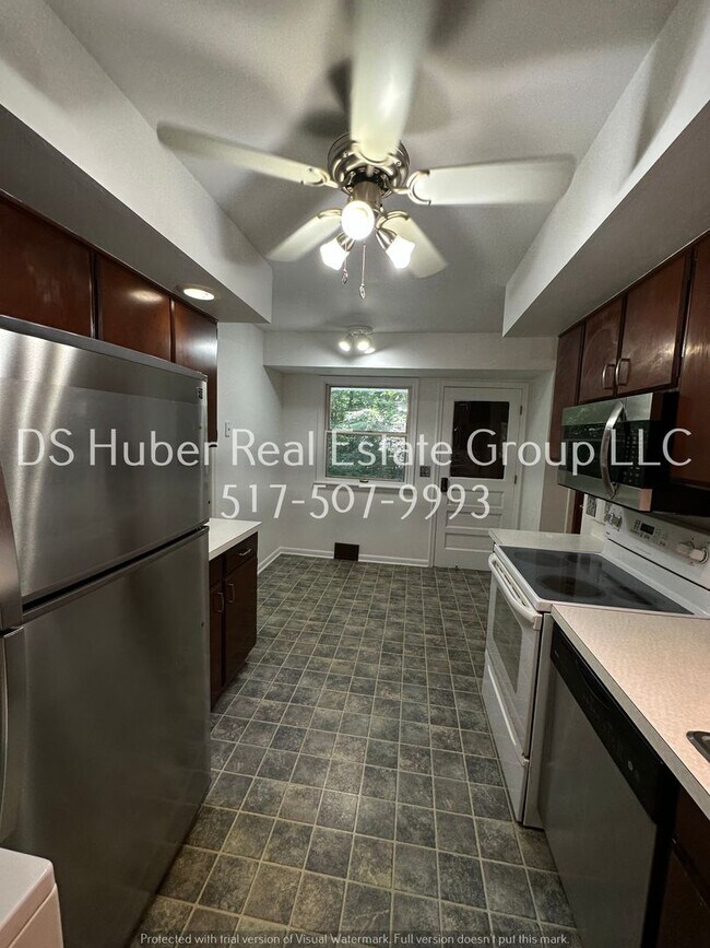 Building Photo - 12469 Kruger Ln