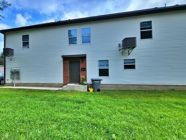 Building Photo - 517 N Oxford St