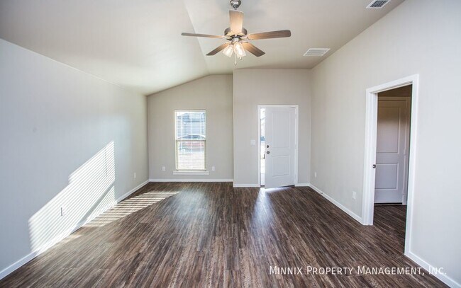 Building Photo - 2113 N. Ave. L-