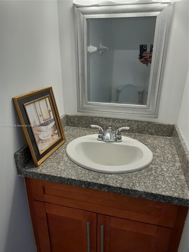 Building Photo - 551 NW 82nd Ave