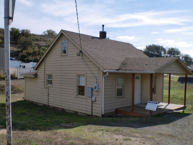 Building Photo - 2 Story House with Fenced Yard