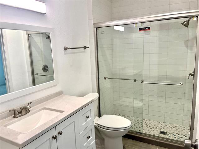 Building Photo - 1827 Rhinevalley Dr