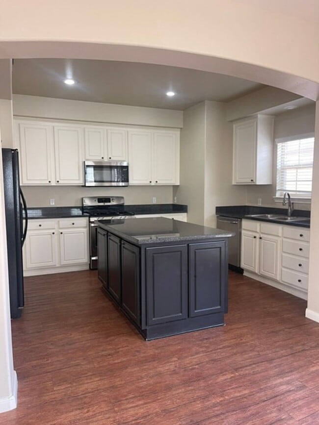 Building Photo - Duplex in South Lubbock