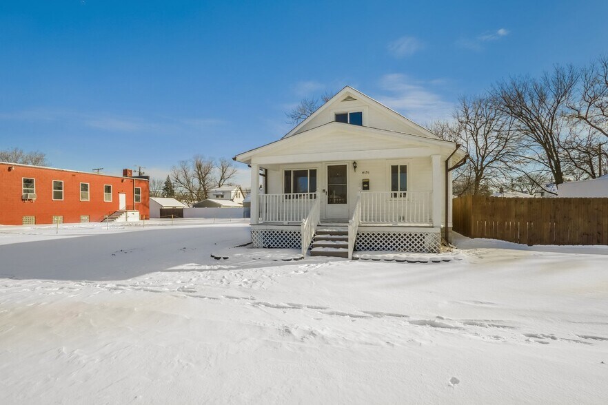 Building Photo - 4151 Coolidge Ave