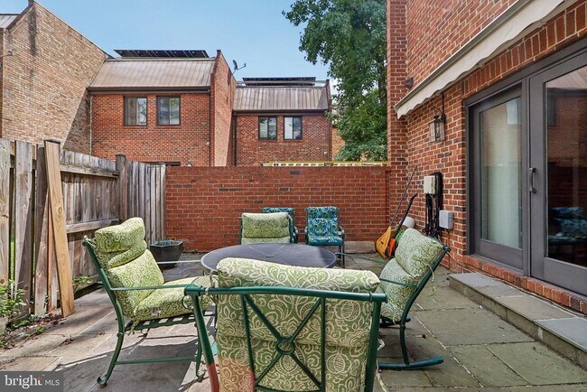 Building Photo - 519 Brummel Ct NW