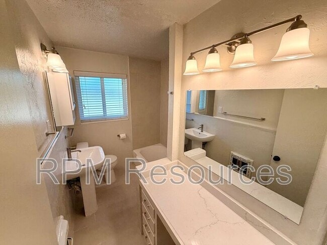 Building Photo - 4416 NW 44th St