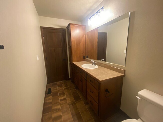 Building Photo - 3-Bed, 3-Bath Single Family Home in Moorhead!