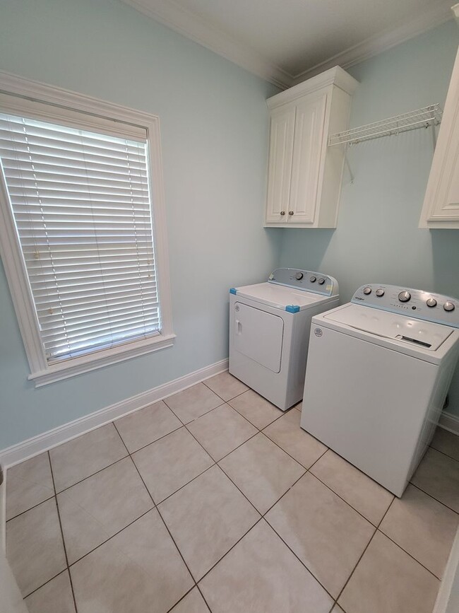 Building Photo - Beautiful home in Cypress Lakes in Lake Park
