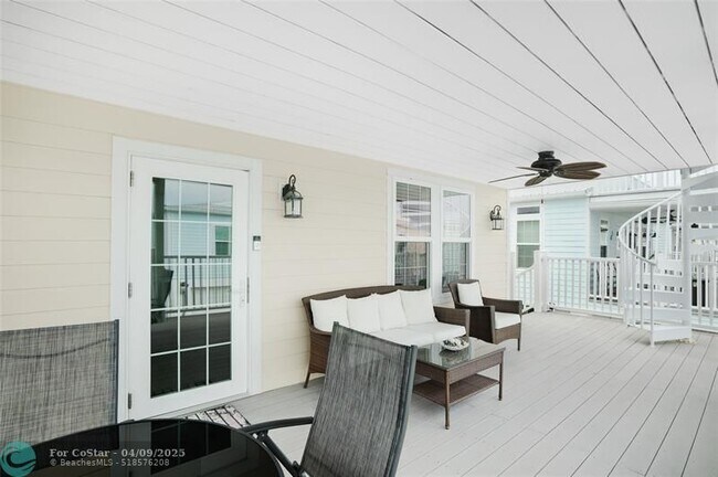Building Photo - 423 E Intercoastal Dr