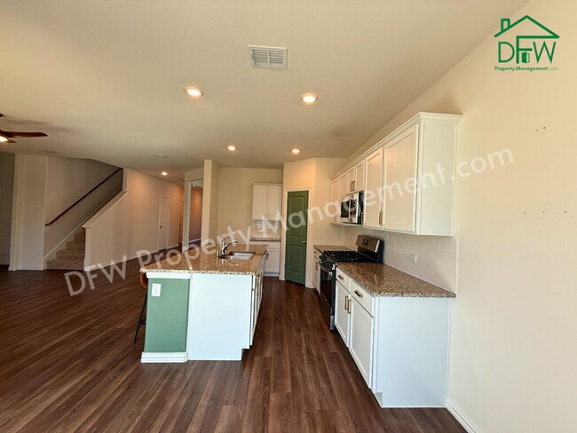 Building Photo - Spacious 4-Bedroom Home for Lease in Princeton!