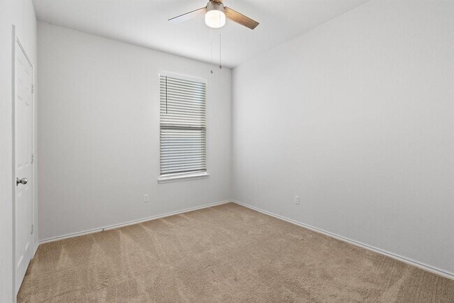 Building Photo - 408 Grace Lilly Dr