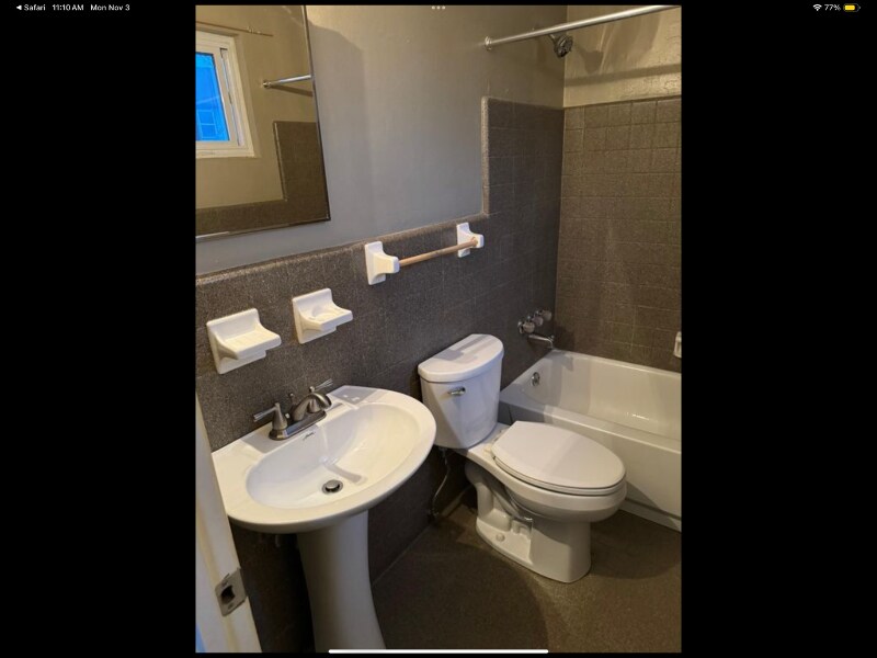 Building Photo - 276 White Bridge Pike