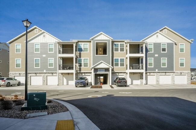 Building Photo - 4068 King Peak Wy