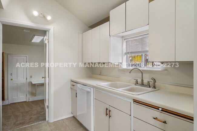 Building Photo - 17041 34th Ave S