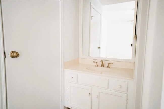 Building Photo - 11711 Memorial Dr