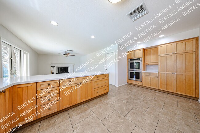 Building Photo - 2636 S Reyes