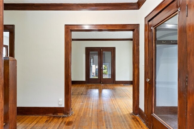 Building Photo - 19 Genesee Park Blvd