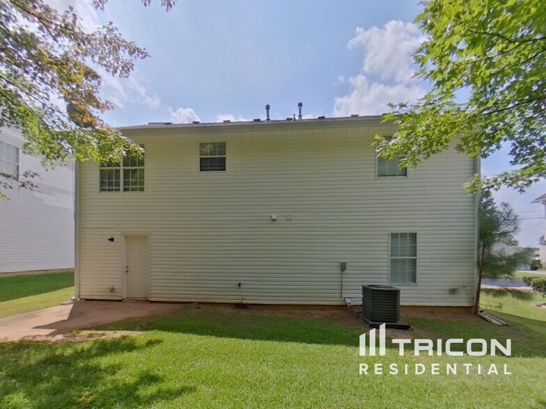 Building Photo - 868 Asbury Way