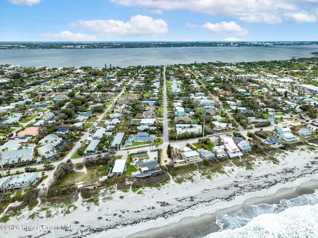 Building Photo - 212 3rd Ave