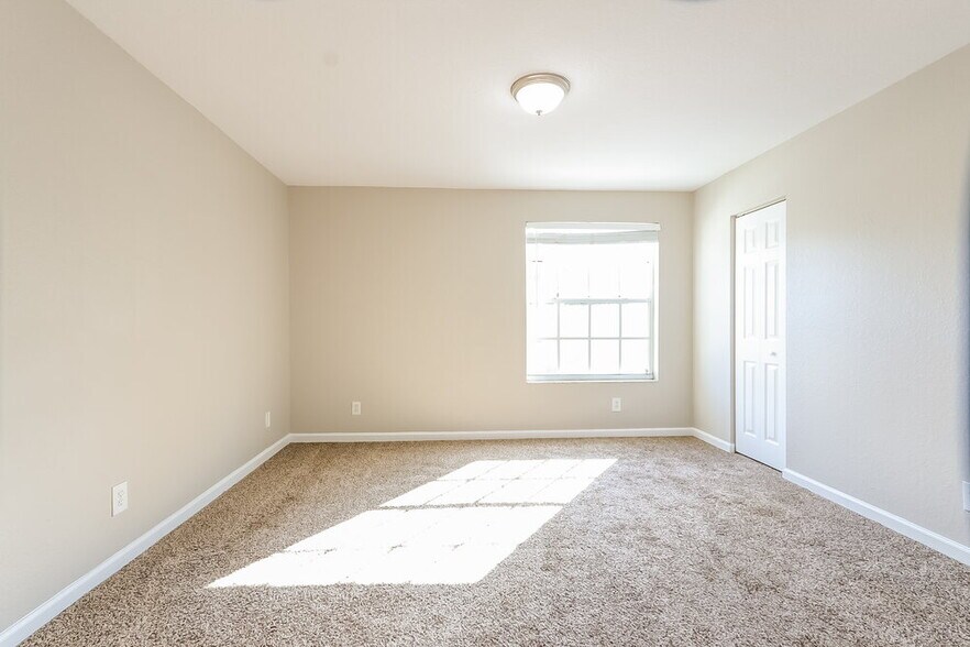 Building Photo - 125 Pennock Landing Cir