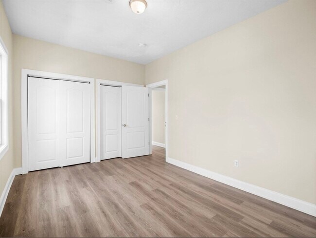 Building Photo - 63 Varnum Ave